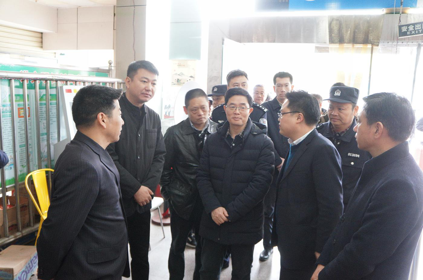 南昌市委常委、市政法委書記劉家富視察徐坊車站春運(yùn)工作
