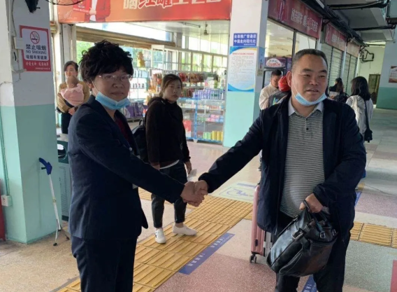 長運正能量 || 20萬現(xiàn)金！景德鎮(zhèn)長運西客站員工拾金不昧獲贊譽