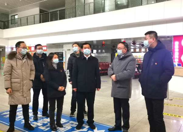 萬義輝一行督導(dǎo)南昌長途汽車站安全生產(chǎn)、疫情防控工作 胡維泉陪同