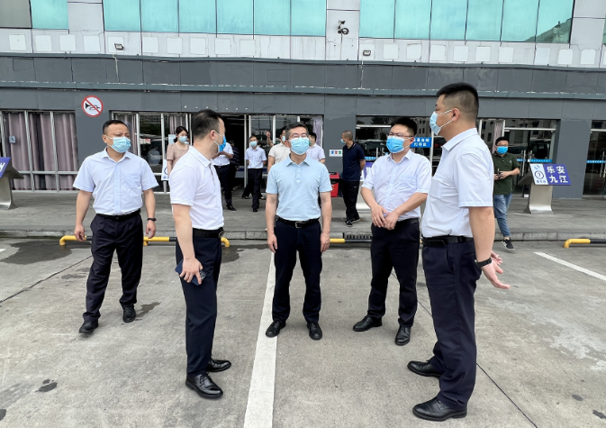 南昌市交通投資集團領導督導徐坊客運站端午節(jié)安全生產(chǎn)暨疫情防控工作