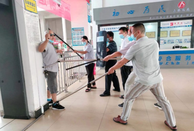 上饒汽運 余干公司開展反恐防暴應(yīng)急演練