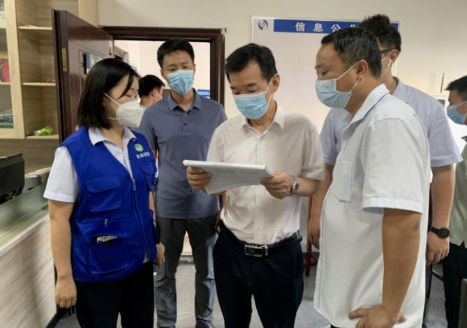都市城際公交 南昌交通集團紀(jì)檢監(jiān)察籌備組檢查徐坊客運站疫情防控和安全生產(chǎn)工作