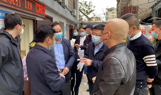 長(zhǎng)運(yùn)出租：市道路運(yùn)輸服務(wù)中心、南昌交投集團(tuán)督導(dǎo)長(zhǎng)運(yùn)出租疫情防控工作
