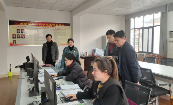 新余市治安支隊(duì)督導(dǎo)新余公交“兩會(huì)”期間安全生產(chǎn)、維穩(wěn)工作部署情況