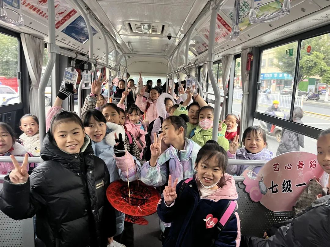 生產(chǎn)經(jīng)營 || ?吉安公司:用心服務 圓滿完成藝心舞蹈年底匯報演出運輸任務