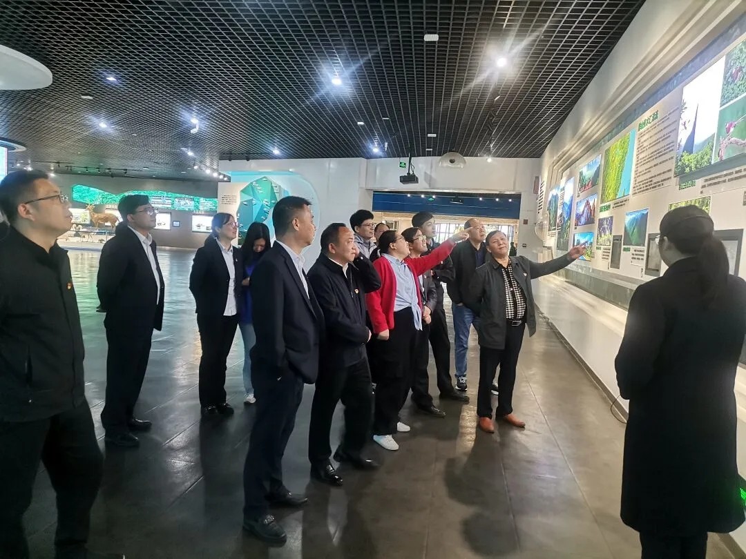 九江長(zhǎng)運(yùn) 共青公司開展“傳承紅色基因 維護(hù)國家安全”聯(lián)合主題黨日活動(dòng)