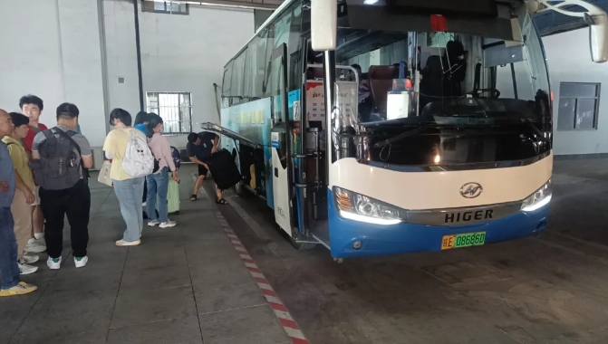 馬鞍山長客:校園直通車溫暖護航大學新生報到