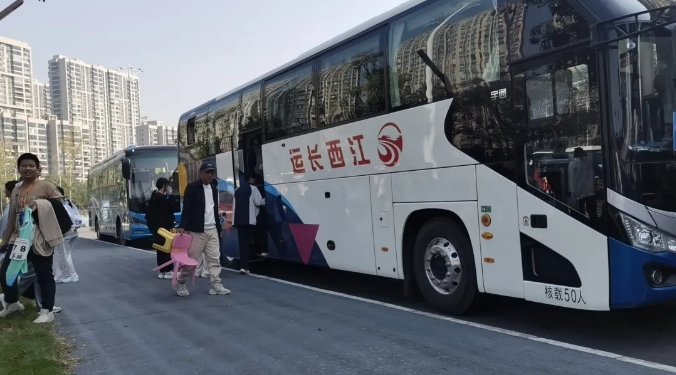 九江長(zhǎng)運(yùn):圓滿(mǎn)完成省百縣青少年田徑運(yùn)動(dòng)會(huì)運(yùn)輸保障任務(wù)