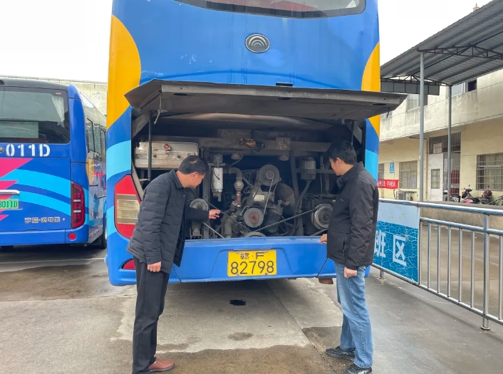 撫州長運(yùn):東鄉(xiāng)分公司開展十年以上老舊車輛專項(xiàng)排查