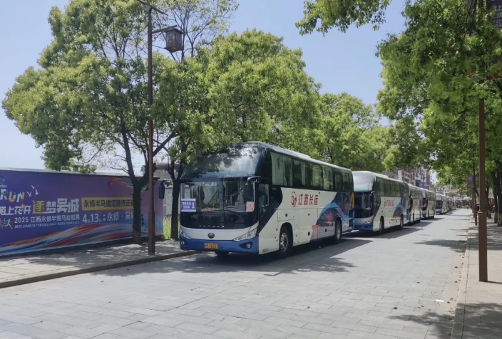 九江長(zhǎng)運(yùn)、都市城際公交：高效護(hù)航2025江西永修半程馬拉松